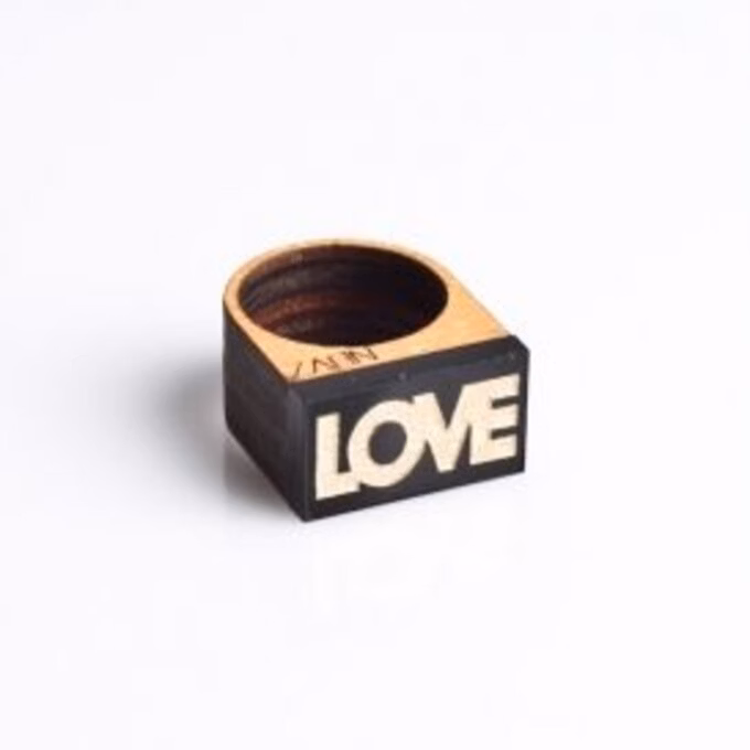 انگشتر چوبی طرح LOVE مدل TH_14055