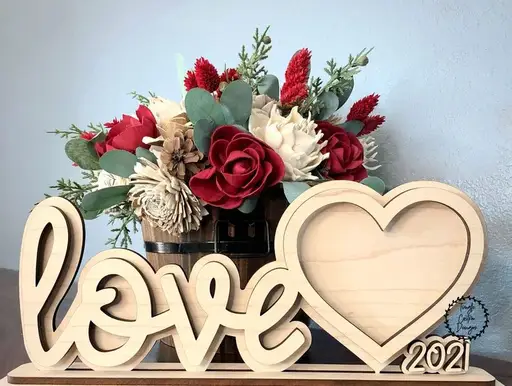قاب عکس طرح love مدل TH_11446 کرم
