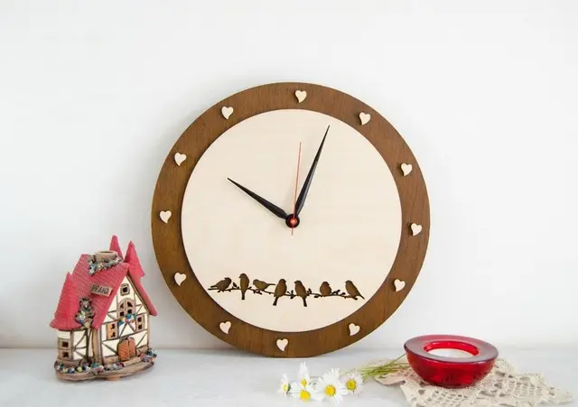 ساعت دیواری چوبی مدل TH_55723