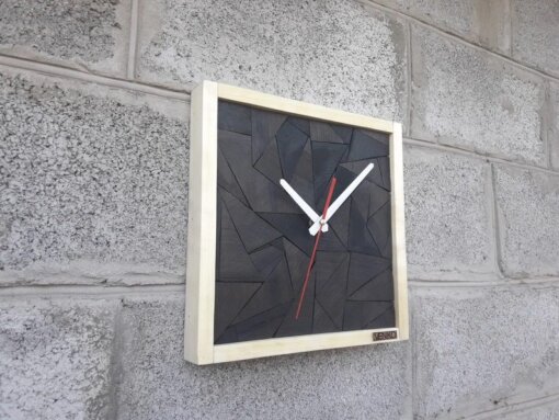 ساعت دیواری مربعی مدل TH_57227