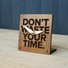 ساعت رومیزی چوبی مدرن مدل TH_37184
