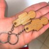 آویز کلید چوبی زوج عاشق مدل TH_51783
