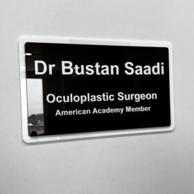 تابلو پلکسی درب مطب دکتر مدل TH_35624