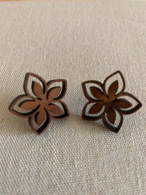 گوشواره چوبی طرح گل مدل TH_96428