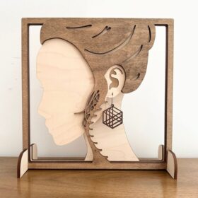 استند گوشواره طرح چهره چوبی مدل TH_59208