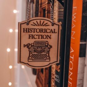 استند کتاب سبک وینتیج مدل TH_21895