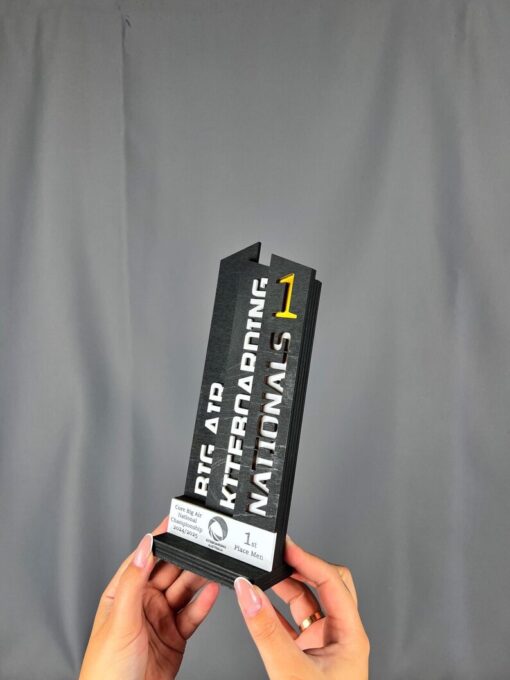 تندیس چوبی طرح مسابقات ورزشی مدل TH_21071