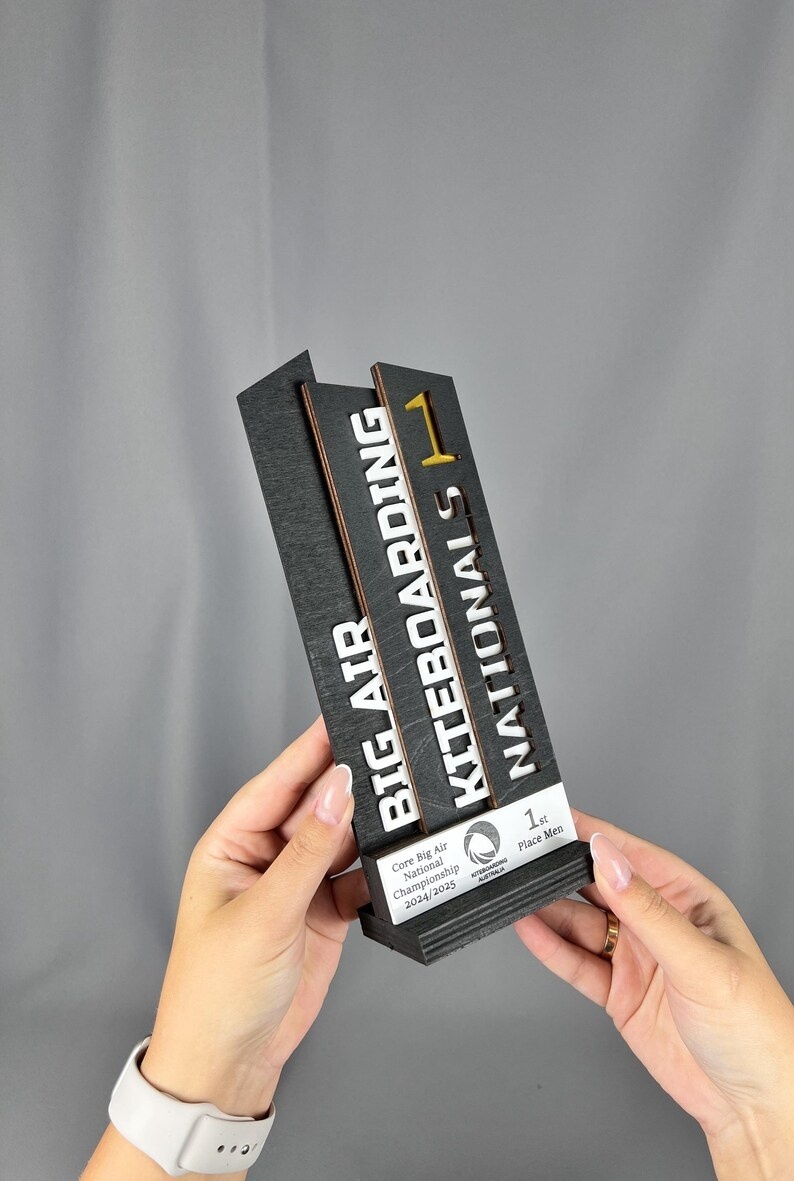 تندیس چوبی طرح مسابقات ورزشی مدل TH_21071